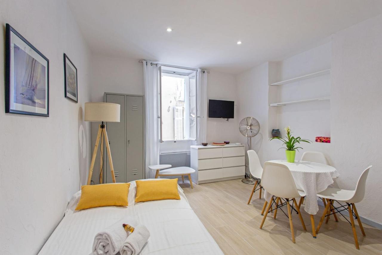 Beautiful Flat In The Old Town Of - Welkeys